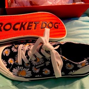 Rocket dog daisy, 8 1/2